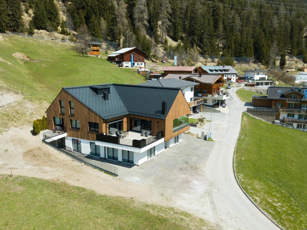 DER WOLF -Suiten St. Anton am Arlberg Exterior foto