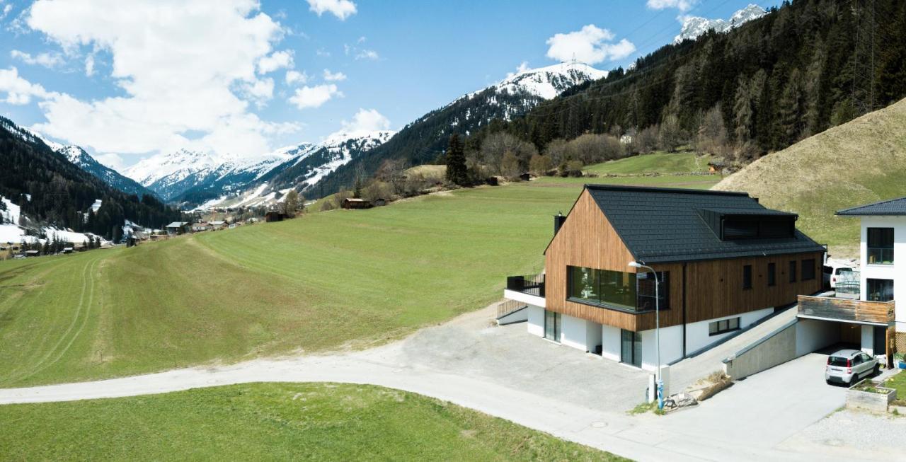 DER WOLF -Suiten St. Anton am Arlberg Exterior foto